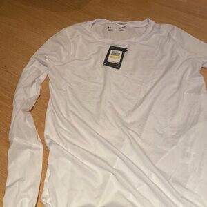 Woman new under armor white top